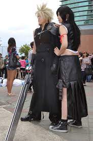 File:Cosplayers of Cloud Strife and Tifa Lockhart at PF15 20111029a.jpg -  Wikimedia Commons