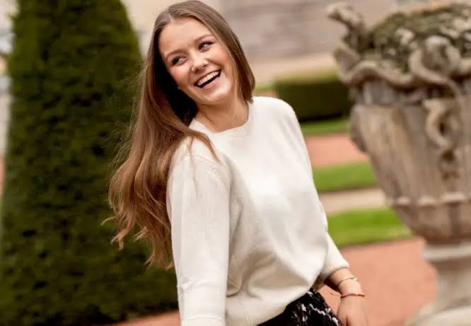 Prinsesse Isabella feirer 19-årsdag med nye bilder fra Amalienborg
