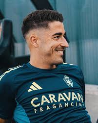 Enrique Clemente, de visita hoy en la Ciudad Deportiva, ha recibido el  afecto y el cariño de todos sus compañeros. ¡Ánimo, te queremos ver cuanto  antes sobre el terreno de juego! 😀