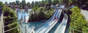 Les espaces aquatiques des années 2000 sont composés de plusieurs bassins équipés de toboggans, de rivières à courants ou de chemin à bulles. Camping Avec Parc Aquatique Profitez Pleinement De Vos Baignades