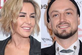 Pisarka wyjechała właśnie do egiptu i nie ma z nią jej dotychczasowego ukochanego. Blanka Lipinska I Baron Coraz Bardziej W Sobie Zakochani Pomieszkuje U Niej Bo Chca Spedzac Ze Soba Jak Najwiecej Czasu
