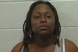 Shalonda Hunter's Instagram, Twitter & Facebook