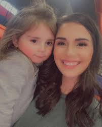 Nicole Huskey's Instagram, Twitter & Facebook