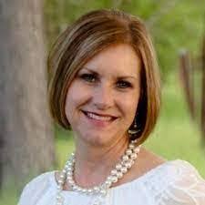 Linda Dively's Instagram, Twitter & Facebook