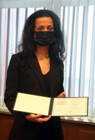 Egy ideig az ellenzéki bíró lászló állt az élen, de a végén elhúzott a fideszes koncz zsófia, aki több mint 1700 szavazattal. Atvette Megbizolevelet Koncz Zsofia Infostart Hu