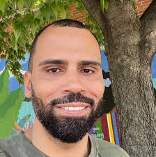 Craig Robinson, who played Darryl Philbin in The Office, is up for  reprising the role in a potential reboot but isn't sure if it's likely.  Link in comments for more.