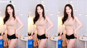 030b1004 exposed - see her vulnerable moments in stunning detail