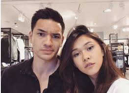 Andrew White Buka-Bukaan Ajak Netizen Olahraga Gunakan Peralatan yang Ada  di Rumah!