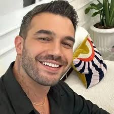 Abel Tekle's Instagram, Twitter & Facebook