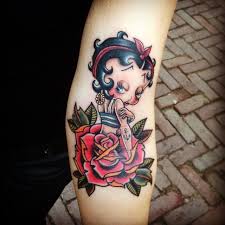 Saber o significado de uma tatuagem pode ajudar a escolher o melhor desenho para sua próxima tattoo. 70 Tatuagens De Pin Ups Lindas E Criativas