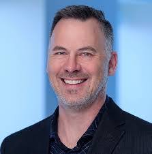 Lynette Farris's Instagram, Twitter & Facebook