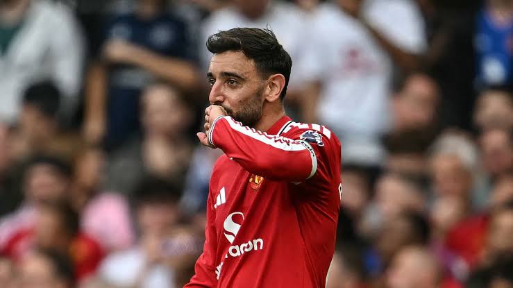 Bruno Fernandes Saves the Day with a Hat-Trick as United Crush Ipswich | Soy Futbol