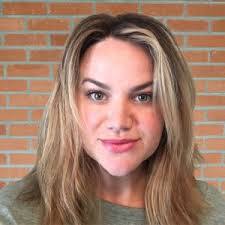 Amanda Derosier's Instagram, Twitter & Facebook