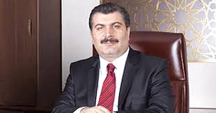 Fahrettin koca, 1965 tarihinde konya'nın kulu ilçesine bağlı ömeranlı mahellesi'nde 6 çocuklu bir ailenin en büyük çocuğu olarak gözlerini. Saglik Bakani Fahrettin Koca Kimdir Haberler Haberler Com