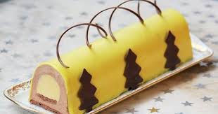 Buche Au Chocolat Au Lait Et Fruit De La Passion Chocolat Au Lait Buche Au Chocolat Buche De Noel
