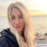 400+ "Stross" profiles