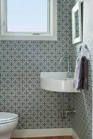 However, the level of convenience and leisure it adds for guests and family members really makes it worth its weight when it comes time to put your home on the market. A Legkisebb Helyiseg Lakjunk Jol Small Half Bathrooms Small Powder Room Sink Tiny Powder Rooms