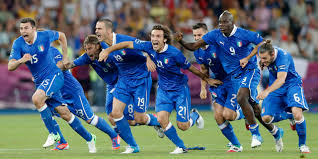 Les joueurs italiens font circuler le ballon très rapidement et jouent. Euro 2016 Les Horaires Des Matches De L Italie