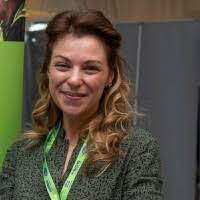 Robyn Cummins's Instagram, Twitter & Facebook