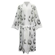 Bentuk dari baju kimono sendiri seperti huruf t jika kita merenggangkan tangan saat menggunakannya, cara membuat kimono sendiri tergolong cukup. Handuk Baju Kimono Dewasa Motif Bola Mata Terbaru Agustus 2021 Harga Murah Kualitas Terjamin Blibli