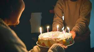 5 alasan jangan terlalu senang kalau lagi ulang tahun.ulang tahun memang berkah. 25 Contoh Ucapan Selamat Ulang Tahun Yang Lucu Dan Gokil 2021 Poskata