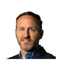 Amy Holmberg's Instagram, Twitter & Facebook