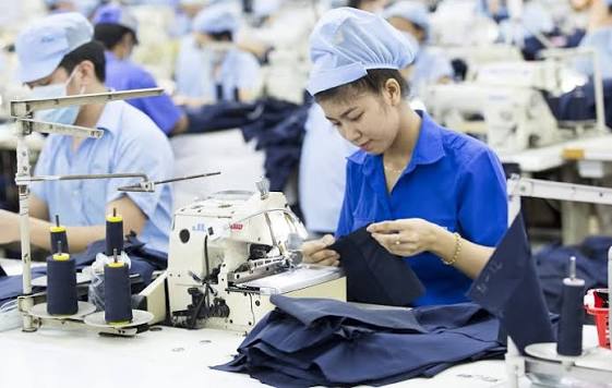 Công Việc Của Công Nhân Sản Xuất Trong Nhà Máy Và 20+ Điều Cần Biết