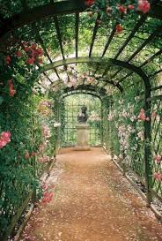 42 Wonderful Backyard Secret Garden Landscaping Design Ideas Beautiful Gardens Hidden Garden Gorgeous Gardens