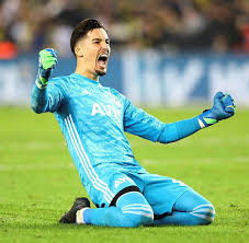 In the game fifa 21 his overall rating is 75. Altay Bayindir Avrupa Devlerinin Radarina Girdi Sezon Sonu Transfer Doneminde Takvim