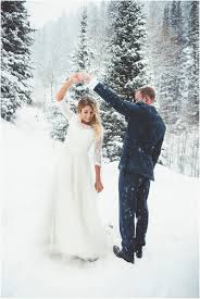 Pin Von Nina Luck Auf Hochzeitsfotos In 2020 Wedding Winter Schnee Hochzeit Hochzeit