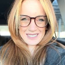 Shelly Carolan's Instagram, Twitter & Facebook