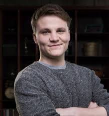 Robert Finta's Instagram, Twitter & Facebook