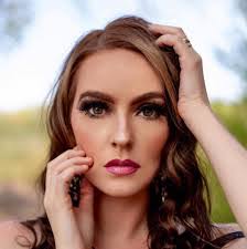 Paige Crowder's Instagram, Twitter & Facebook