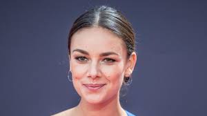Wie es dann für sie weitergeht? Heimliche Hochzeit Wen Hat Ex Gzsz Star Janina Uhse Geheiratet
