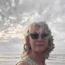 Thriends! I wove this basket! It was a learning curve but also fun and so  gratifying. Now it ain't no room in this house for new hobbies so I'll have  to do