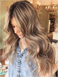 1001 Ideen Und Bilder Zum Thema Strahnchen Selber Machen Frisuren Blonde Strahnchen Hellbraune Haarfarbe