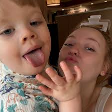 Aimee Singleton in people