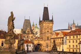 Vážení hosté, milí přátelé, restaurace hergetova cihelna je dočasně uzavřena. Wallpaper Leica M 240 Summilux 50 Europe Czech Bohemia Prague Praha Praag Praga Prag Charles Bridge Karluv Most Morning Rano Winter Mala Strana Castle Hrad Cityscape City Street Gothic Travel Tourism