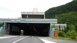 E' possibile acquistare direttamente dal sito delle autostrade asfinag, o tramite app scaricabile gratuitamente (si veda più sotto), il bollino autostradale o vignette in versione digitale. Karawankentunnel A11 Stauinfo Osterreich Slowenien Maut Gebuhren 2020 Vignette Autobahngebuhren Sondermaut Pkw Wohnmobil Motorrad Karawankentunnel De