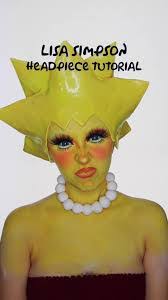 Lisa Bloomer's Instagram, Twitter & Facebook