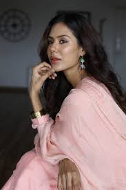 The punjabi actress is an active social media user and has been raising the heat with her classy style sense. Sonam Bajwa In Collaboration With Label Varsha Textile Value Chain