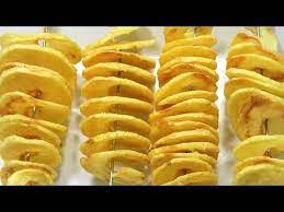 Cara Membuat Kentang Spiral Yang Lagi Viral Spiral Potato Tornado Potato Youtube Kentang Roti Hot Dog Makanan