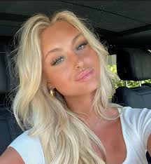 Hello everyone Iam from Sierra Leone People call me Utah babe in my country  I need more friends and family