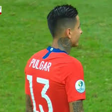 Der fußballspieler erick pulgar (* 15.01.1994) ist seit august 2019 bei ac florenz unter vertrag und wird dort im mittelfeld eingesetzt. Chile Vs Ecuador En Vivo Impresionante Atajada De Dominguez Tras Cabezazo De Erick Pulgar Copa America 2019 Futbol Internacional Depor