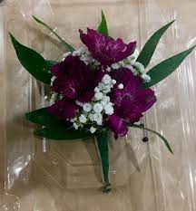 Purple Alstroemerias Italian Ruscus Baby S Breath Boutonniere Italian Ruscus Flowers Boutonniere