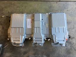 I believe the highlander battery uses modules with 8 cells giving a nominal voltage of 9.6 volts so your reading of 10 volts is in the correct area. Best Toyota 2008 Toyota Highlander Battery