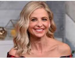 Which Buffy the Vampire Slayer actress is better, Kristy Swanson or Sarah  Michelle Gellar?