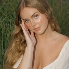 Tay Stewart's Instagram, Twitter & Facebook