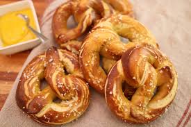 Pretzels Bretzels Geants Et Tendres Fait Maison Comme A New York Recette En 2020 Recette Alimentation Bretzels
