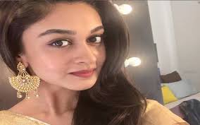 Aishwarya Arjun Family Biography Husband Movies Career More Anjana om kashyap is an indian journalist and anchor. aishwarya arjun family biography